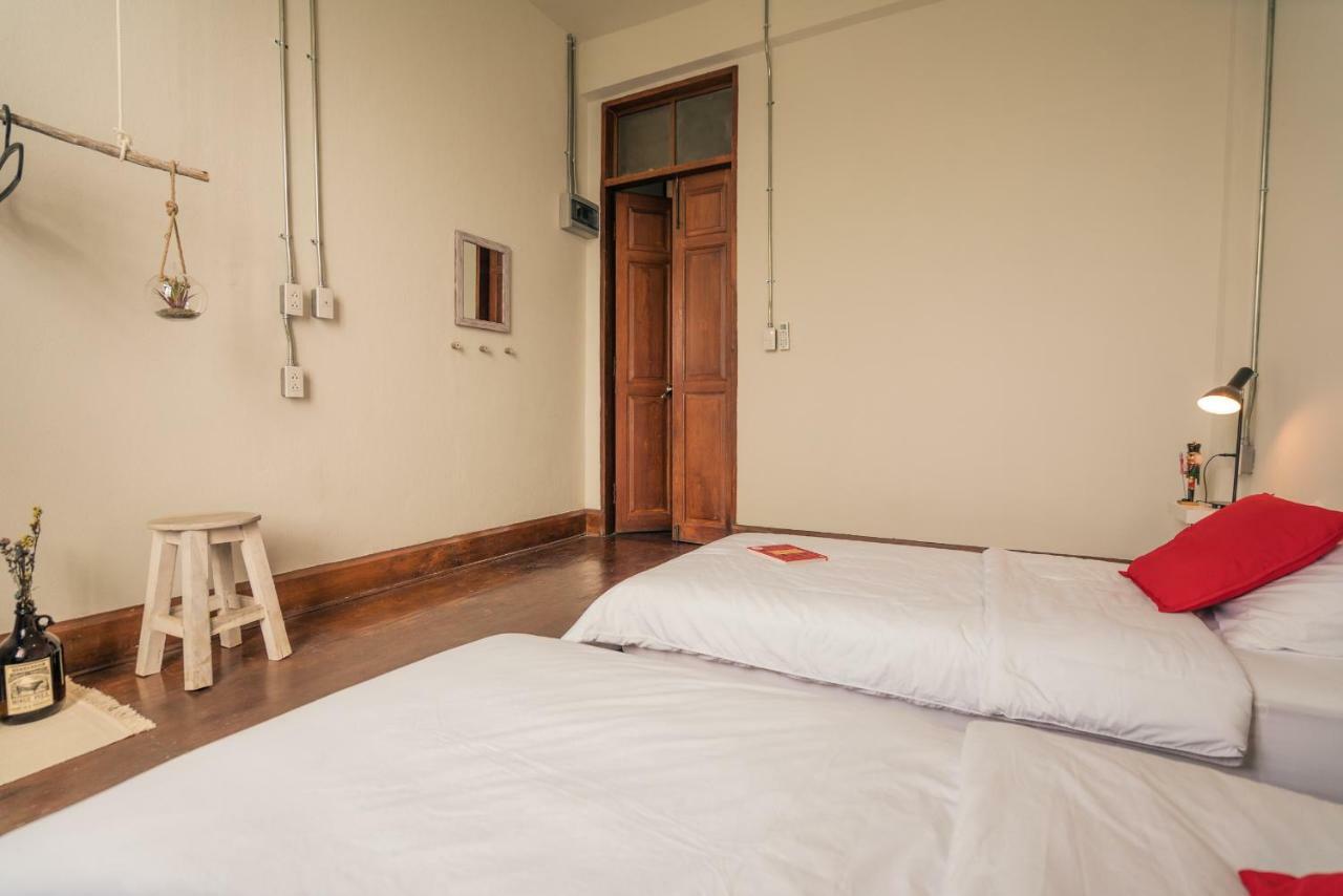 Hotel The Oldtale à Chiang Mai Extérieur photo