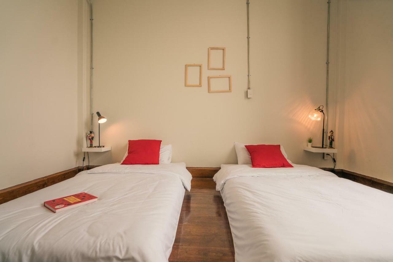 Hotel The Oldtale à Chiang Mai Extérieur photo
